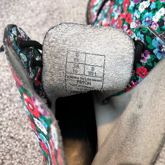 Dr. Marten floral pascal boots in “Poppy” - Picture 10 of 10